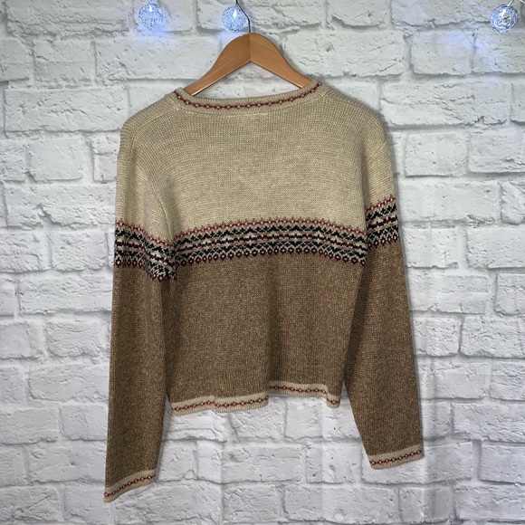 Lipstick Sweater - Picture 7 of 7